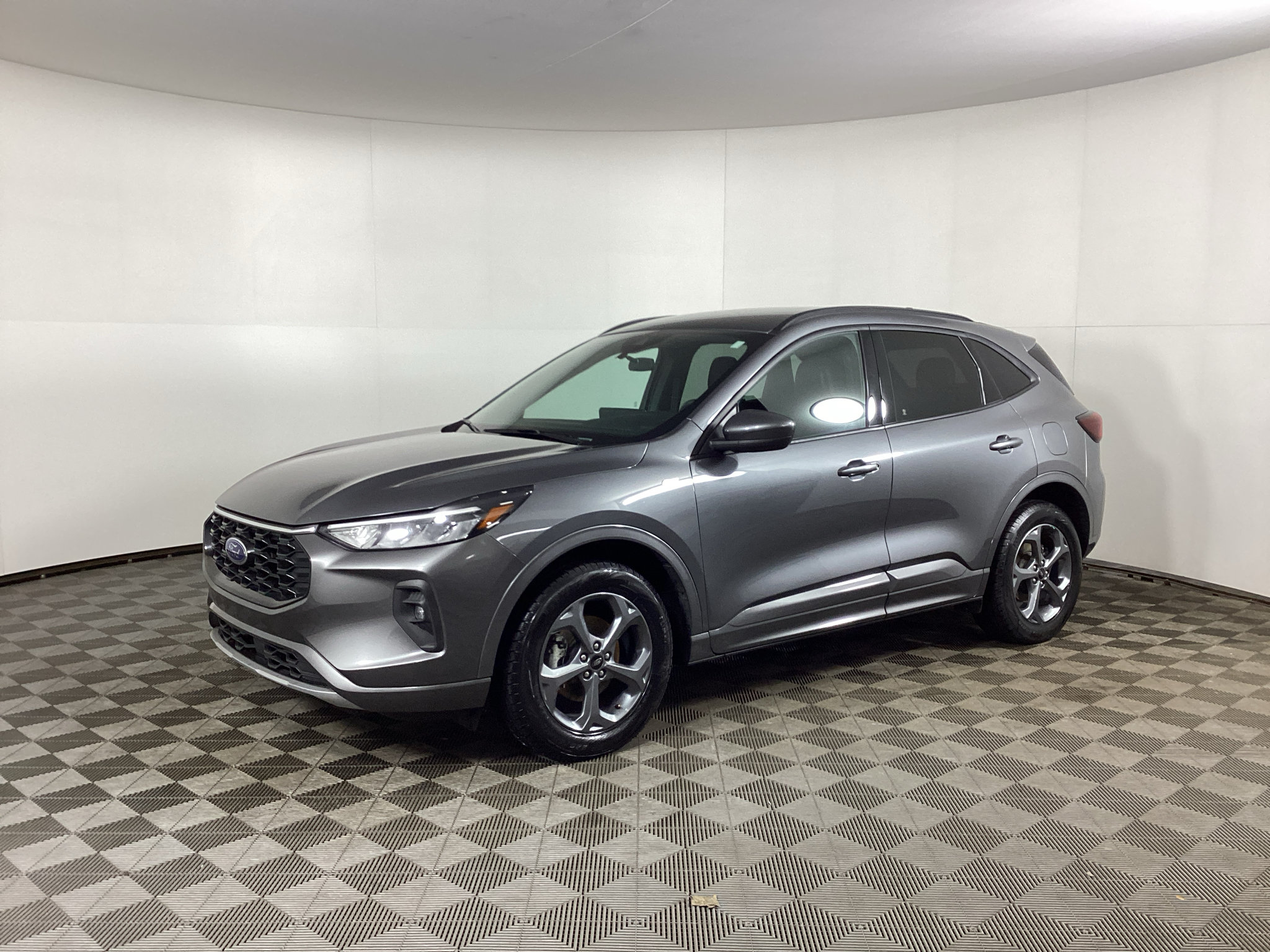 Used 2023 Ford Escape ST-Line Select w/ Tech Pack #1 AWD/4WD image 5