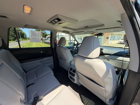 Used 2016 Honda Pilot Touring image 12