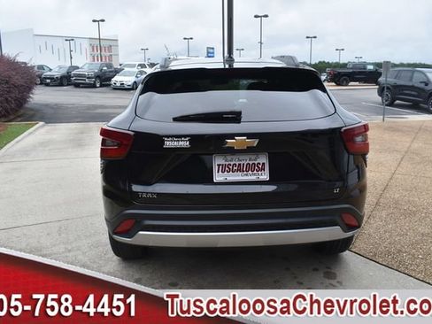 Certified 2025 Chevrolet Trax LT FWD image 8
