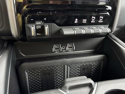 New 2026 RAM 2500 Laramie AWD/4WD image 21