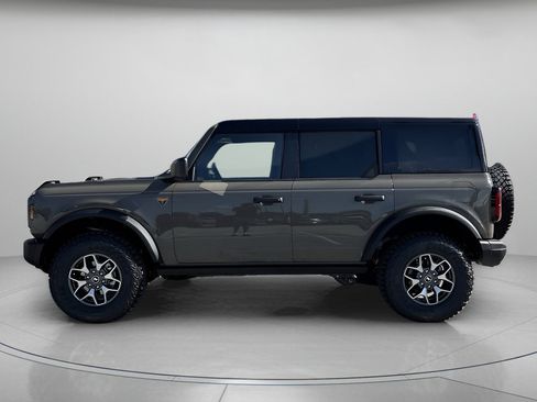 New 2025 Ford Bronco Badlands image 5