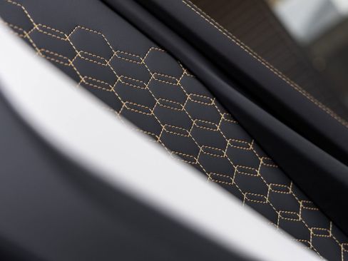 Used 2025 Lamborghini Revuelto image 30