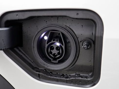 New 2026 BMW X5 xDrive50e w/ Executive Package AWD/4WD image 4