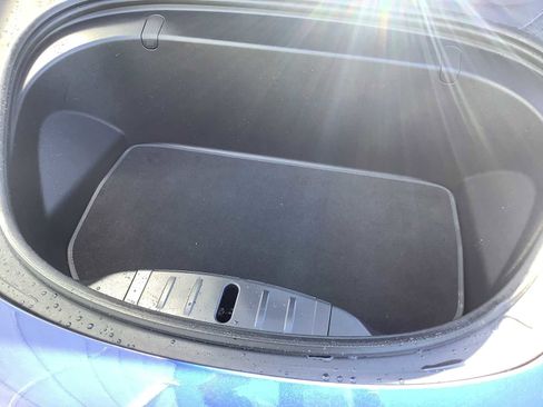 Used 2018 Tesla Model 3 Mid Range RWD image 8