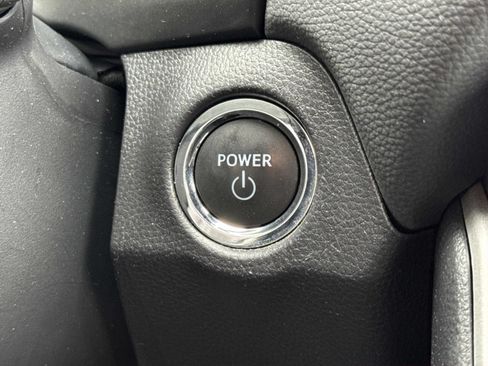 Used 2025 Toyota RAV4 XLE AWD/4WD image 20