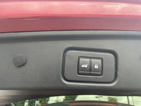 Used 2022 Nissan Pathfinder SL w/ SL Premium Package image 11