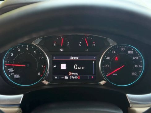 Used 2023 Chevrolet Traverse LT w/ LT Premium Package AWD/4WD image 27