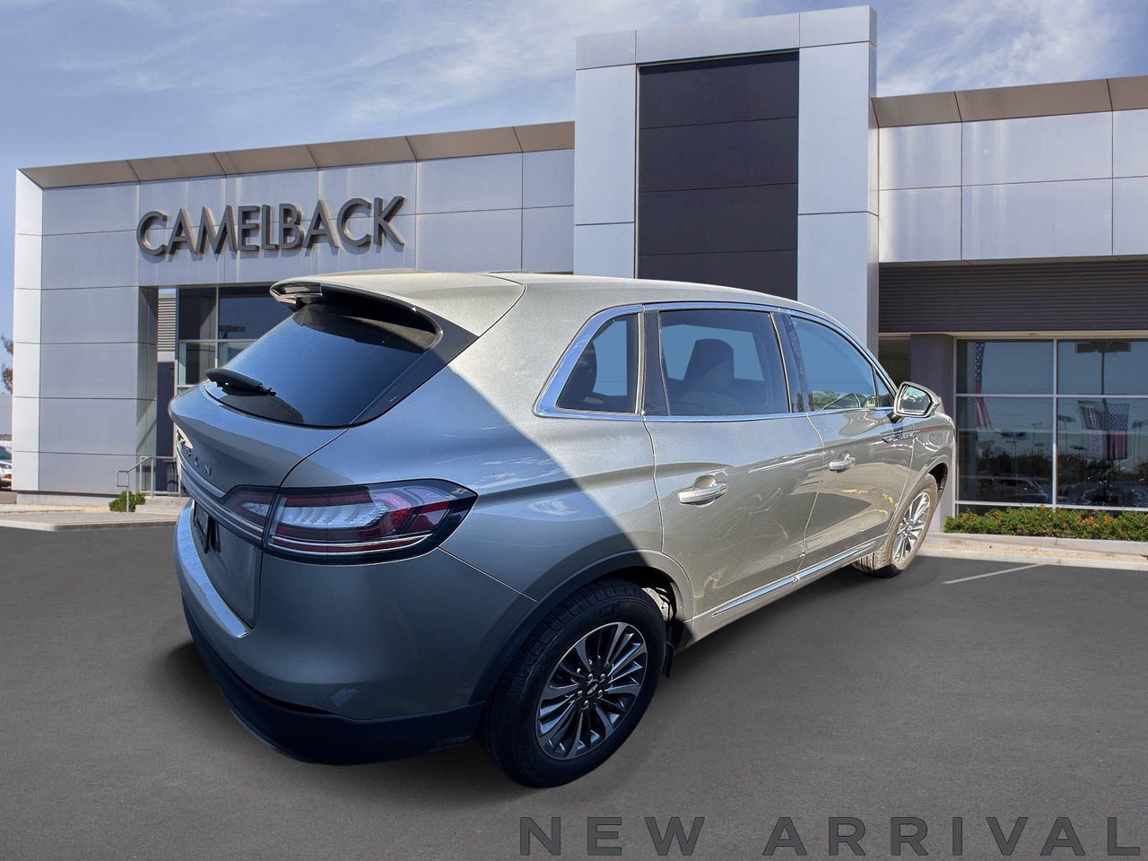 Used 2023 Lincoln Nautilus FWD w/ Premium Package image 6