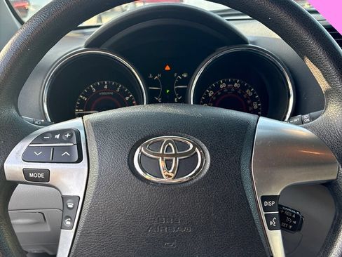 Used 2012 Toyota Highlander 4WD w/ Tech Pkg image 6