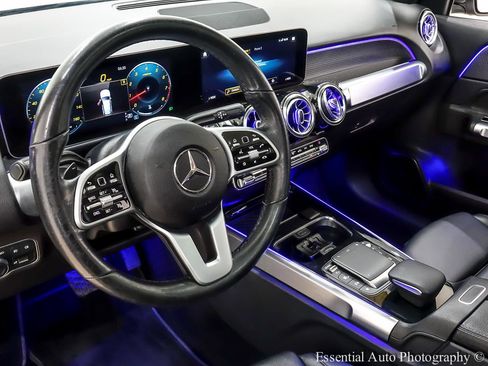 Used 2021 Mercedes-Benz GLB 250 4MATIC w/ Premium Package image 15
