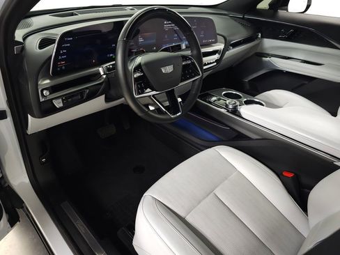 Used 2024 Cadillac Lyriq Luxury AWD/4WD image 23