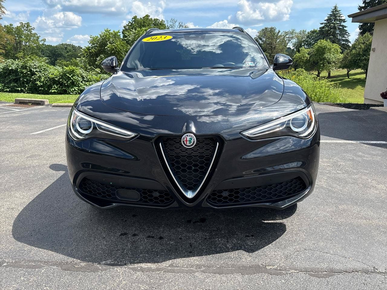Used 2023 Alfa Romeo Stelvio Ti AWD/4WD image 2