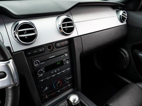 Used 2009 Ford Mustang GT Premium RWD image 11
