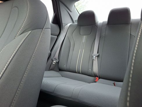 Certified 2023 Hyundai Elantra SEL image 18