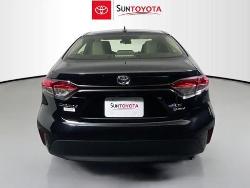 Used 2025 Toyota Corolla LE image 5