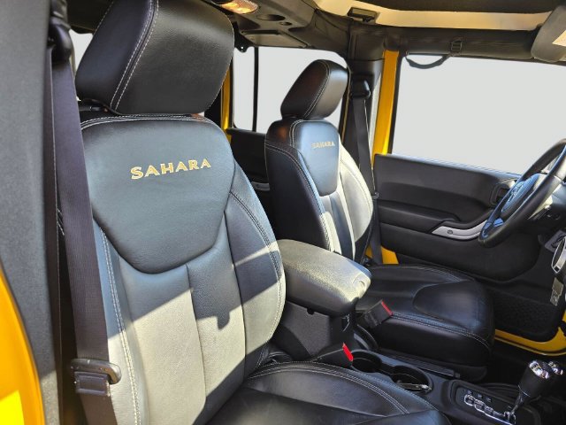Used 2015 Jeep Wrangler Unlimited Sahara w/ Max Tow Package AWD/4WD image 10