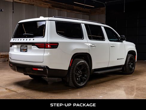 Used 2023 Jeep Wagoneer Series II image 9