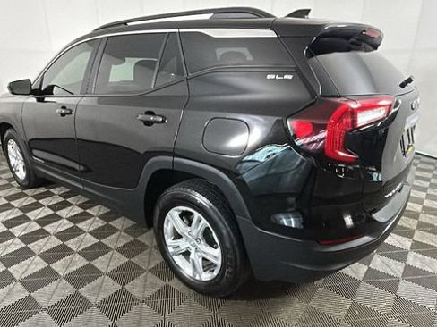Used 2022 GMC Terrain SLE w/ Driver Convenience Package AWD/4WD image 5