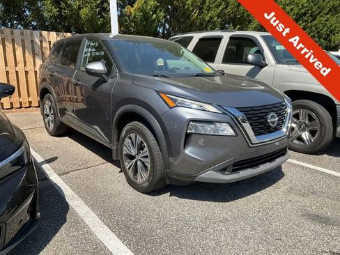 Used 2022 Nissan Rogue SV FWD image 1