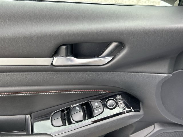 Certified 2023 Nissan Altima 2.0 SR FWD image 16