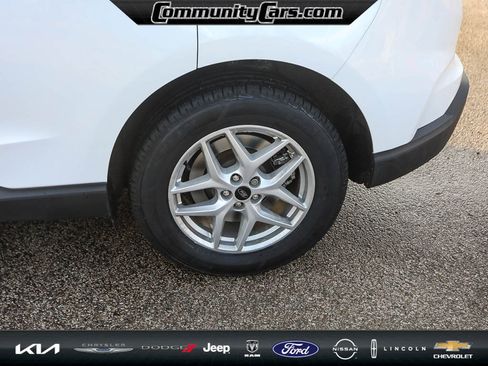 Used 2023 Ford Edge SEL w/ Convenience Package image 4