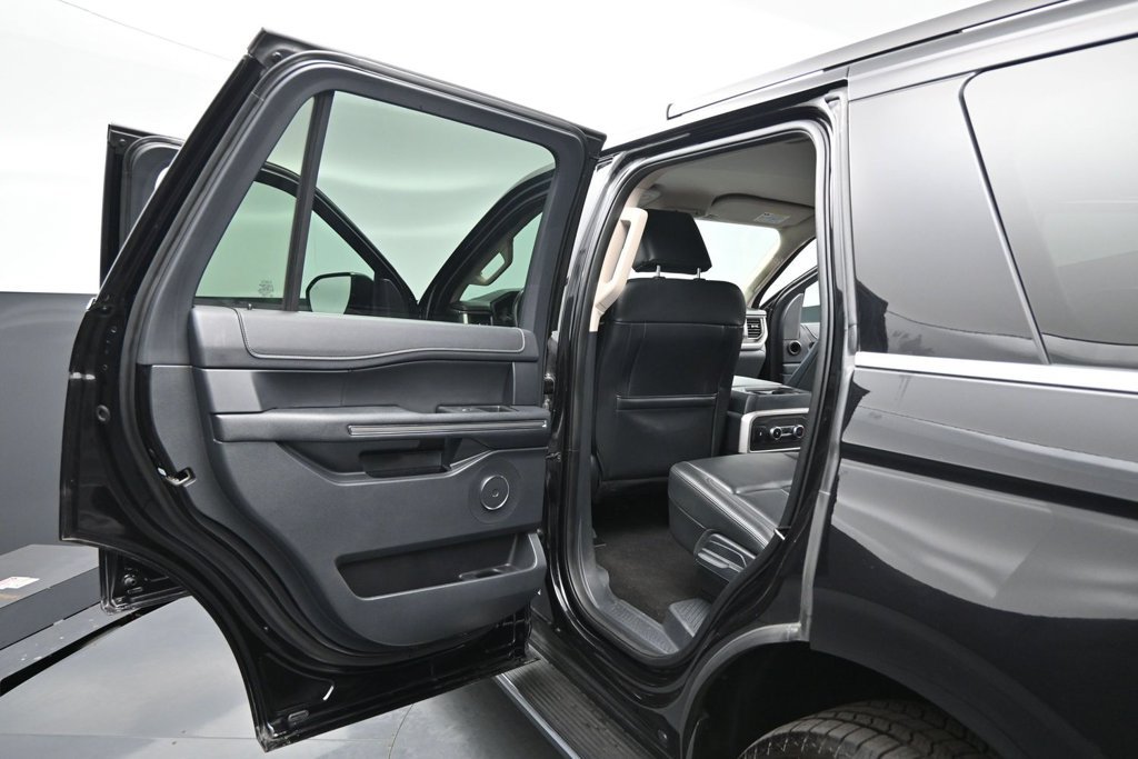 Used 2022 Ford Expedition XLT RWD image 17