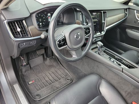 Used 2020 Volvo V90 T6 Cross Country AWD/4WD image 3