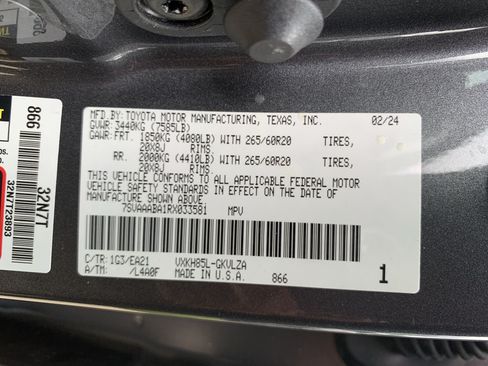 Used 2024 Toyota Sequoia Limited AWD/4WD image 36