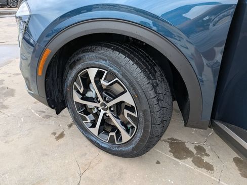Certified 2024 Kia Sportage EX w/ EX Premium Package AWD/4WD image 37