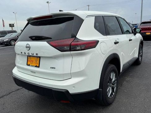Certified 2025 Nissan Rogue S AWD/4WD image 3