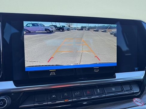 Used 2025 Chevrolet Silverado 1500 LT image 33