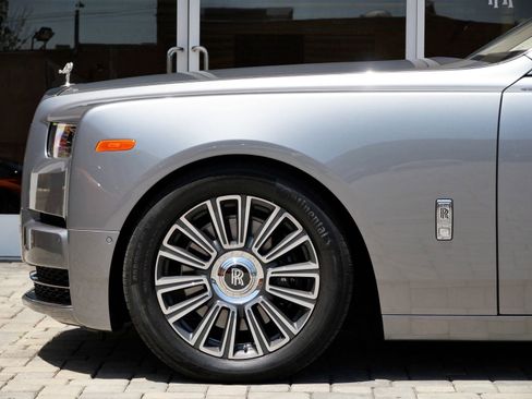Used 2023 Rolls-Royce Phantom Sedan RWD image 12