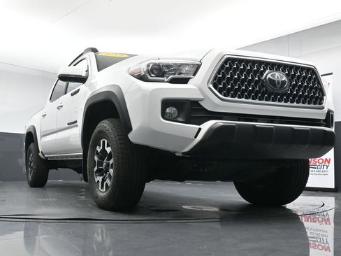 Used 2019 Toyota Tacoma TRD Off-Road AWD/4WD image 33