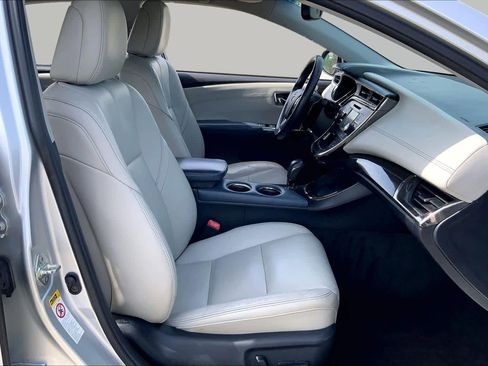 Used 2013 Toyota Avalon XLE Touring FWD image 9