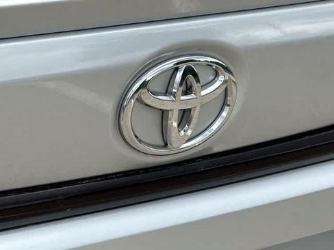 Used 2021 Toyota Corolla SE w/ Carpet Mat Package (TMS) FWD image 25