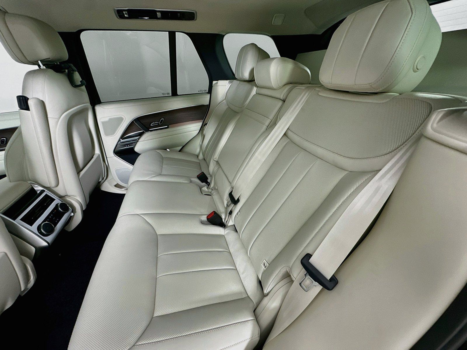 New 2027 Land Rover Range Rover SE AWD/4WD image 34