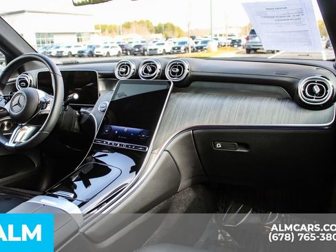 Used 2025 Mercedes-Benz GLC 350e GLC 350e image 24