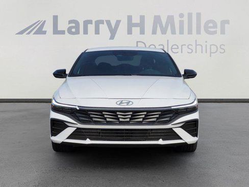 New 2025 Hyundai Elantra SEL image 2