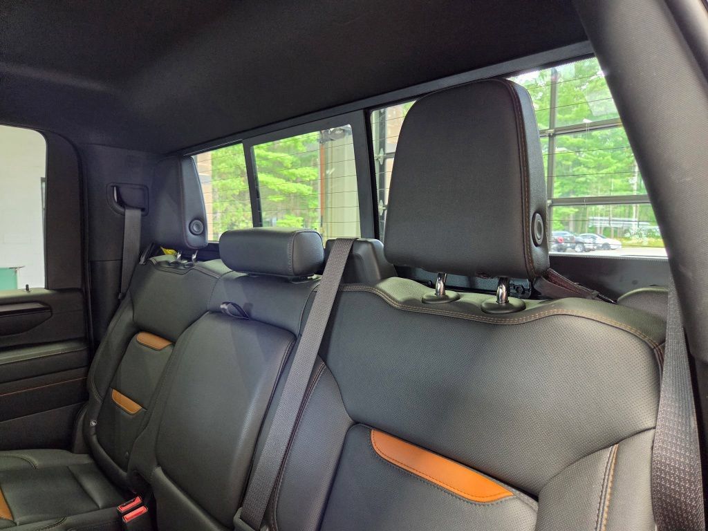 Used 2024 GMC Sierra 2500 AT4 w/ Technology Package AWD/4WD image 22
