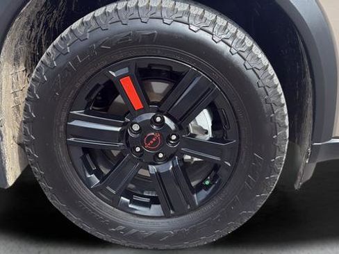 Used 2025 Nissan Rogue SV image 23