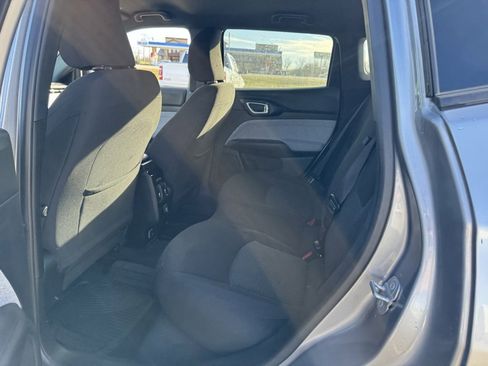 Used 2023 Jeep Compass Sport image 8