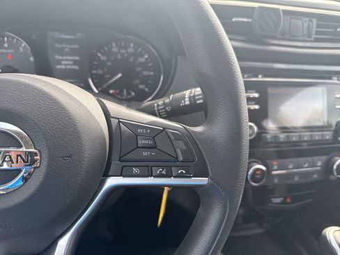 Used 2017 Nissan Rogue S image 21