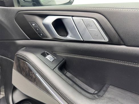 Used 2021 BMW X7 xDrive40i w/ Premium Package image 54