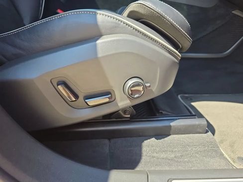 Used 2019 Volvo XC60 T5 R-Design AWD/4WD image 51