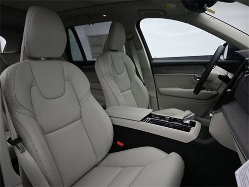 New 2026 Volvo XC90 B6 Ultra image 34