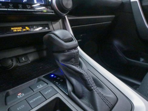 Used 2022 Toyota RAV4 LE image 15