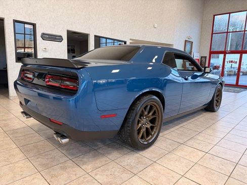 Used 2022 Dodge Challenger R/T w/ Blacktop Package image 10