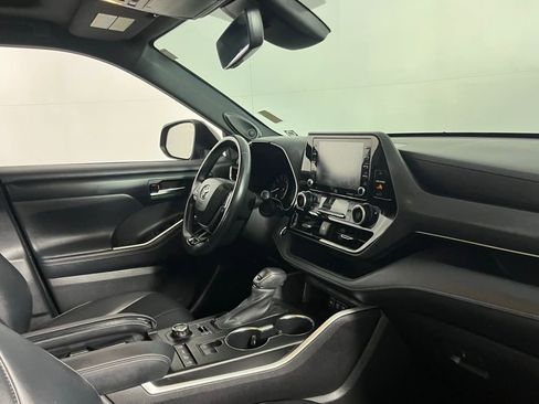 Used 2021 Toyota Highlander XSE image 37