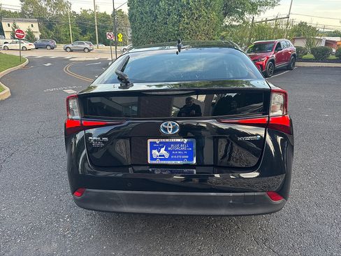 Used 2021 Toyota Prius LE w/ Carpet Mat Package (TMS) FWD image 9