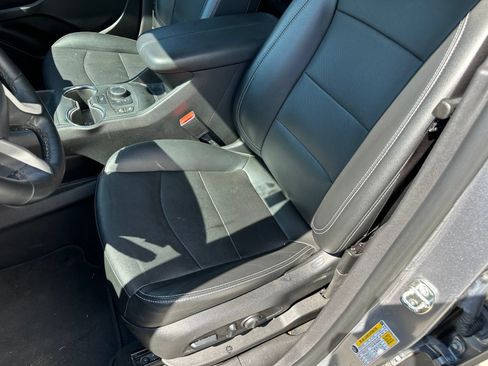 Used 2024 GMC Terrain SLT w/ Tech Package FWD image 12